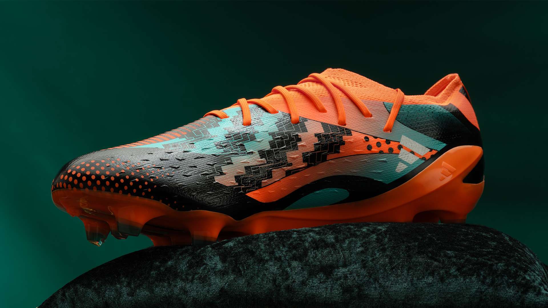 莱万表态愿留巴萨，坚守合同至赛季结束