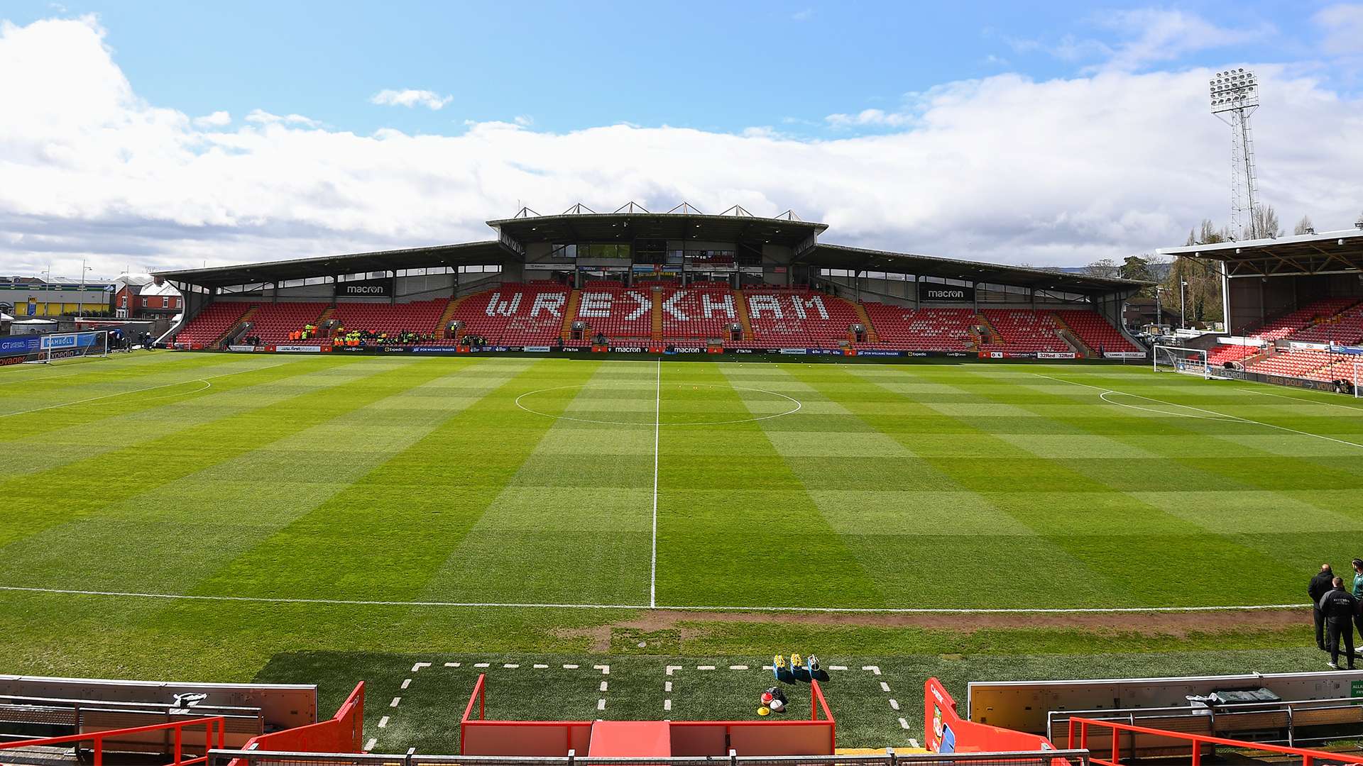 英超新赛季冠军预测：曼城领跑，阿森纳与利物浦紧随其后