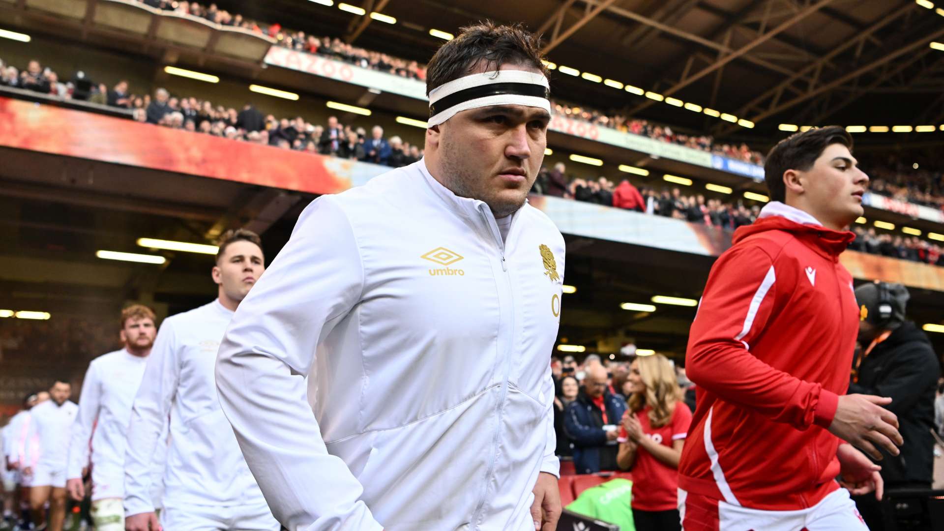 张玉宁与李磊赴荷兰开启康复之旅，加速伤病恢复